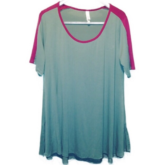 LuLaRoe Tops - Womens XL LulaRoe top